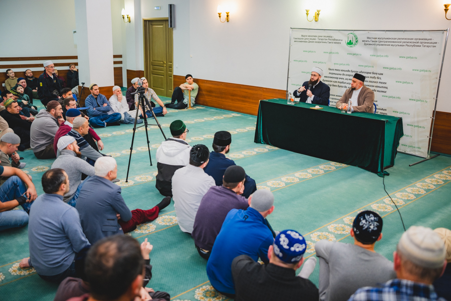 Муфтий Камиль хазрат прочитал открытую богословскую лекцию в казанской мечети “Гаилә”